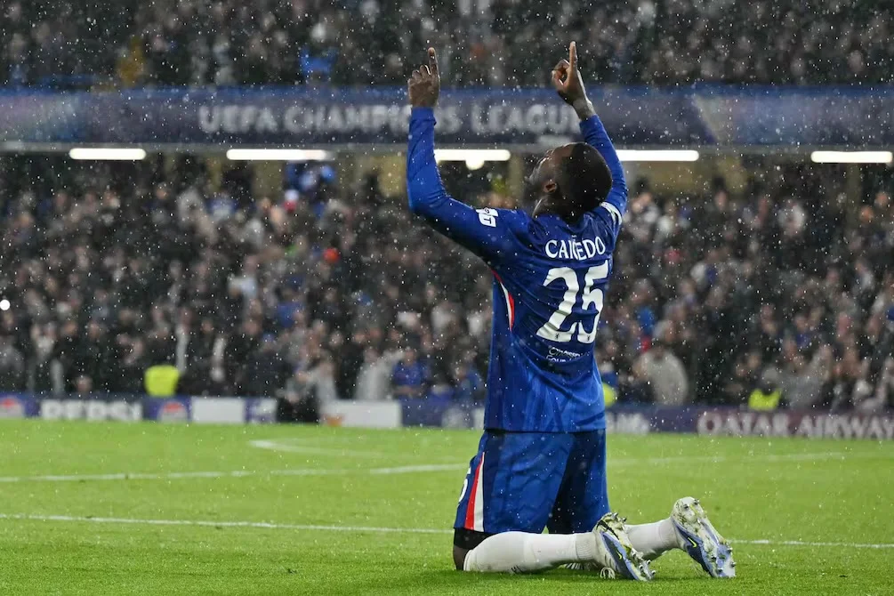 Caicedo elegido mejor jugador de la jornada 10 en la Premier League